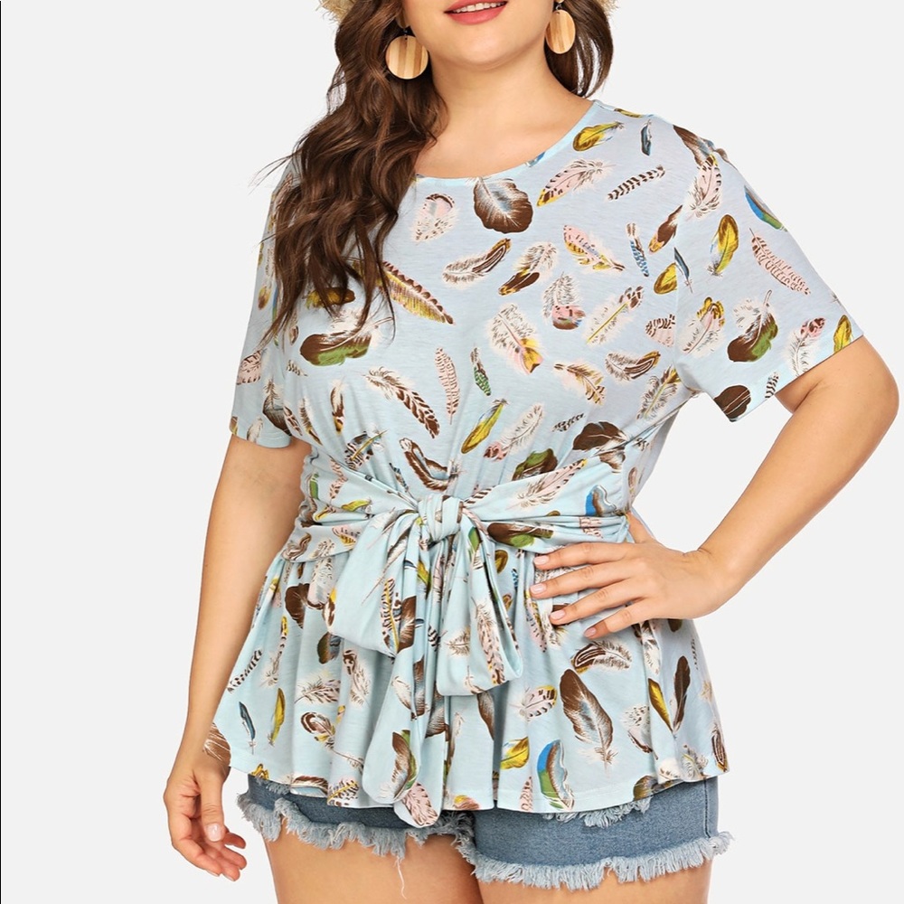 Twice Chic Boutique Feather Print Top